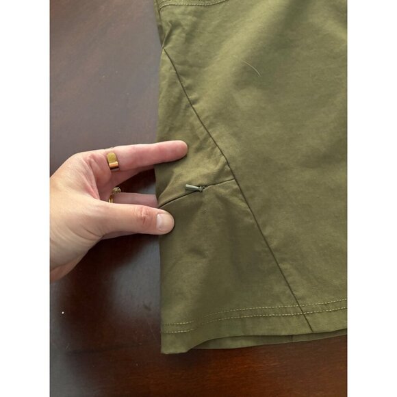 Athleta Take a Hike Casual Travel Skirt Faux Skort in Green Size 8 - Picture 11 of 11